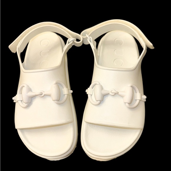 GUCCI size 8 / 38 White Horsebit Embellished rubber platform slingback sandals - Picture 3 of 9